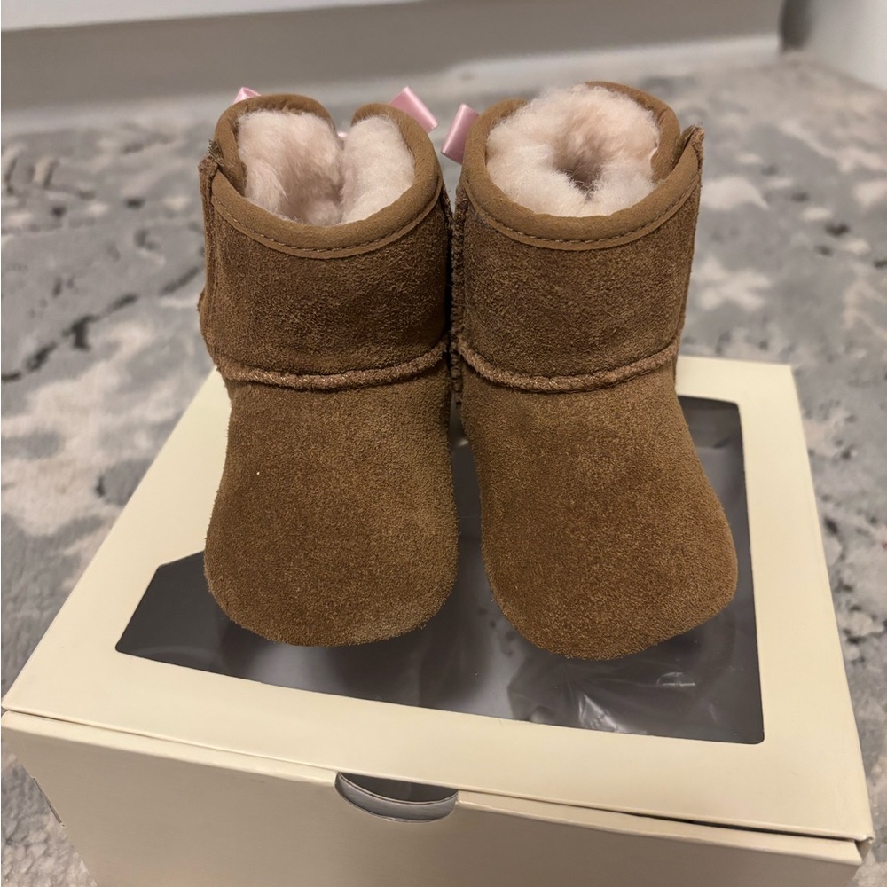 Chestnut baby uggs